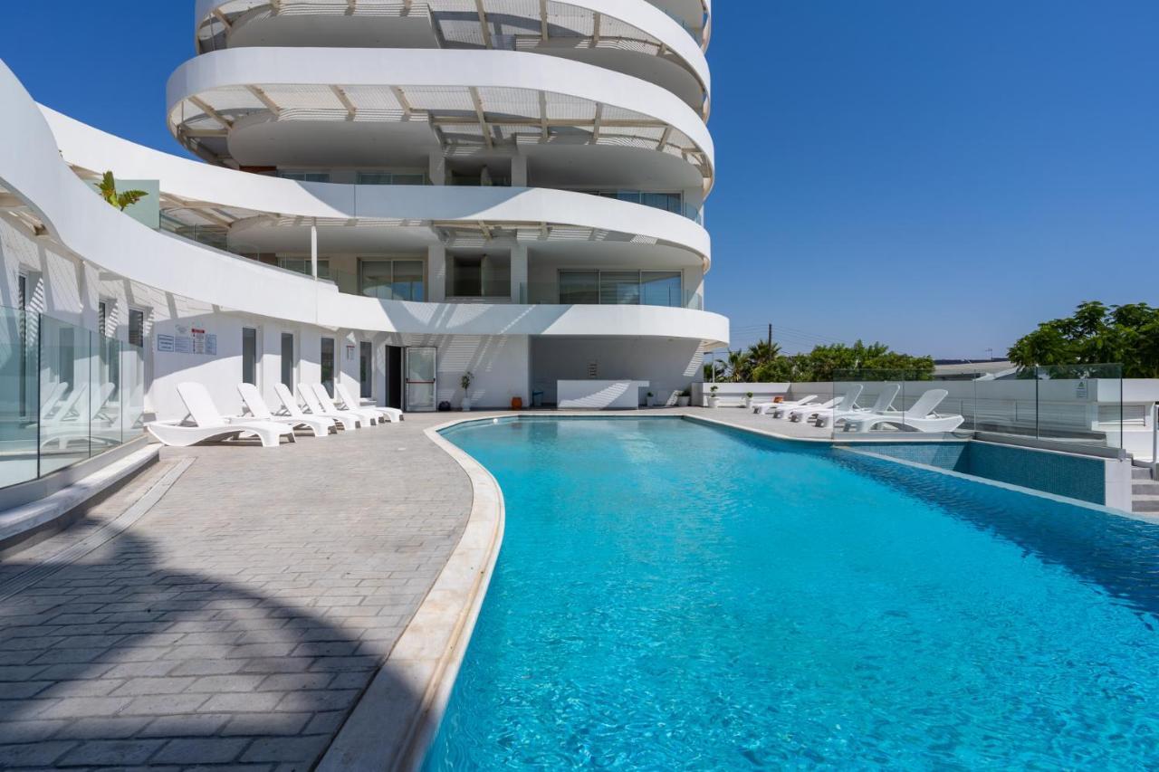 Oyster 1-Br Apt In Larnaca Exteriör bild