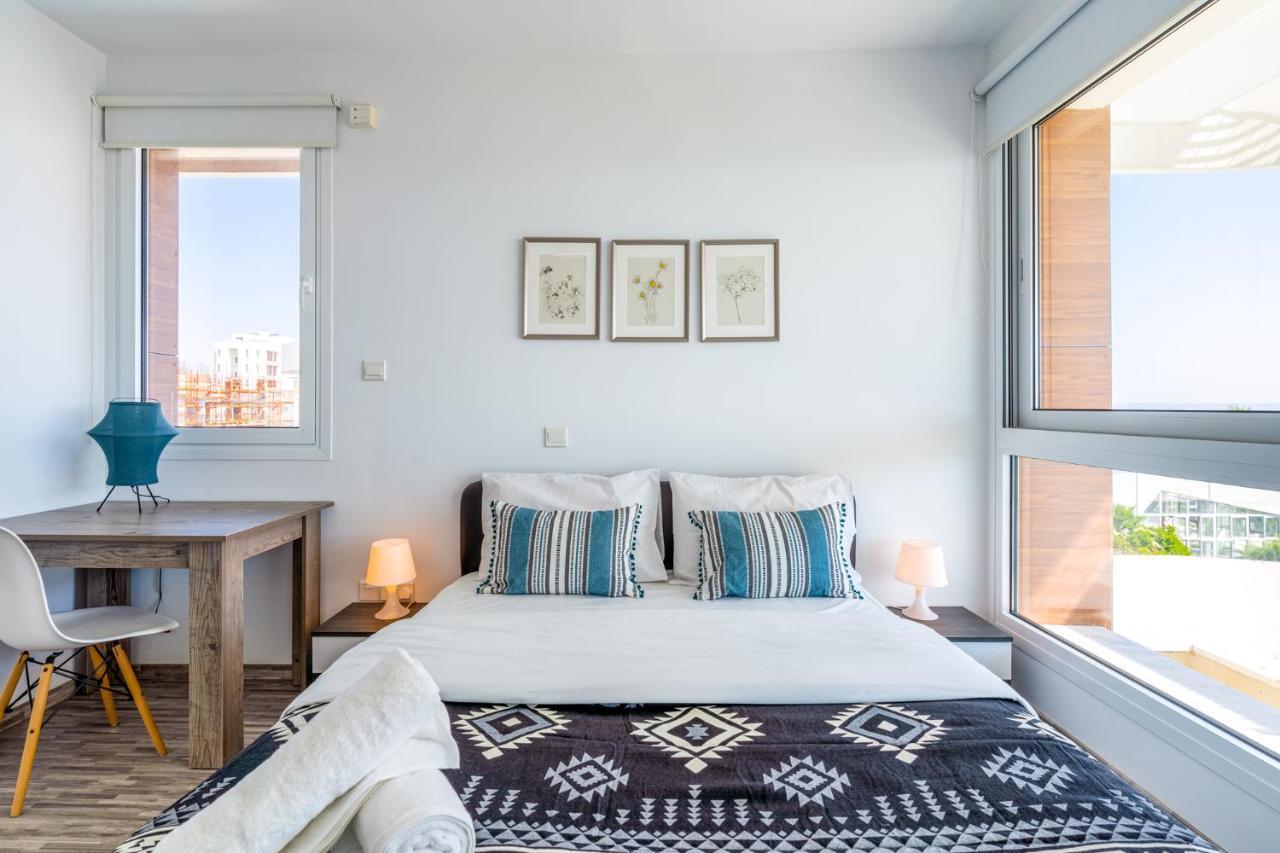 Oyster 1-Br Apt In Larnaca Exteriör bild